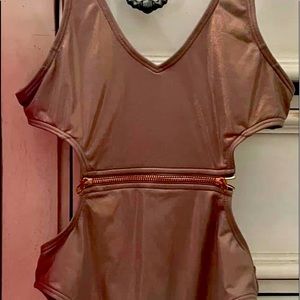 One ☝️ piece swimsuit